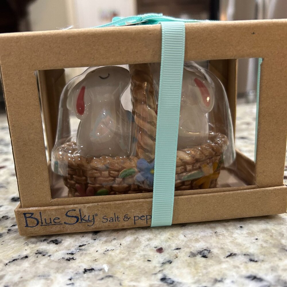 Blue Sky Clayworks Bunny Kisses Bunny Rabbits in Basket Salt & Pepper Shakers